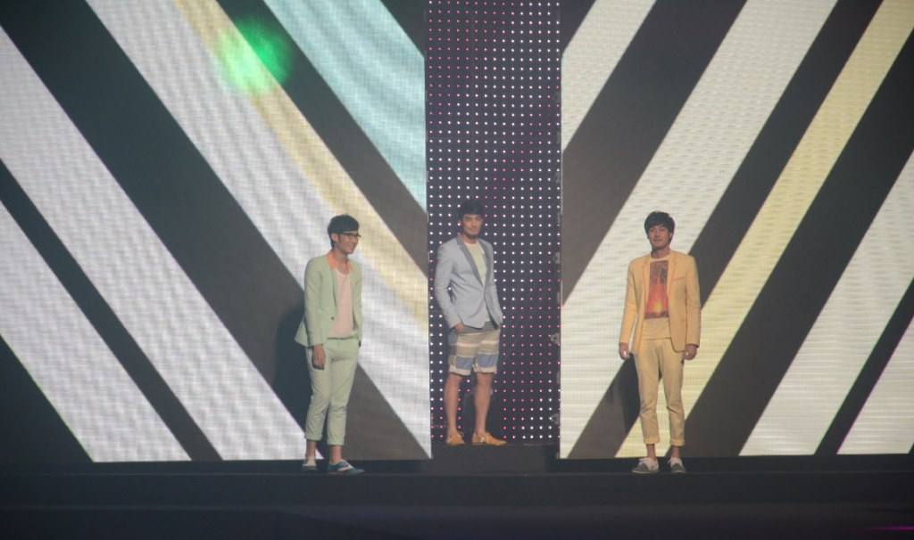 ภาพจากงาน F&F summer collection 201