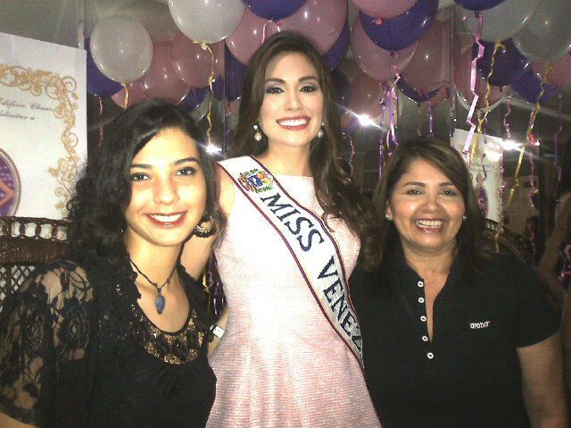 Miss Puerto rico & Miss Venezuela 2013