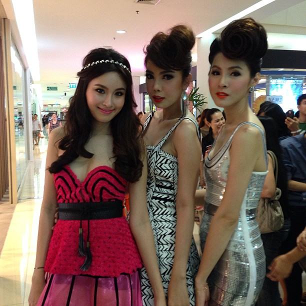 ปอย ตรีชฏา สาวประเภทสองที่สวยที่สุด