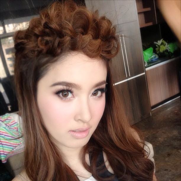 ปอย ตรีชฏา สาวประเภทสองที่สวยที่สุด