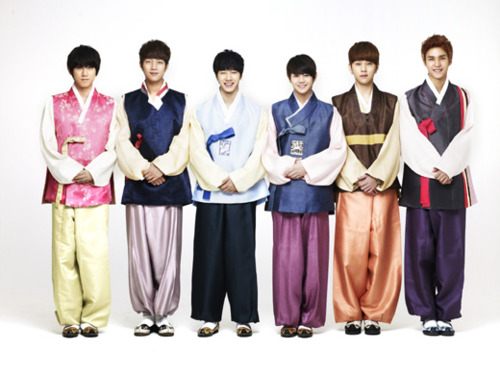 ชุด ฮันบก แบบต่าง ๆ.....