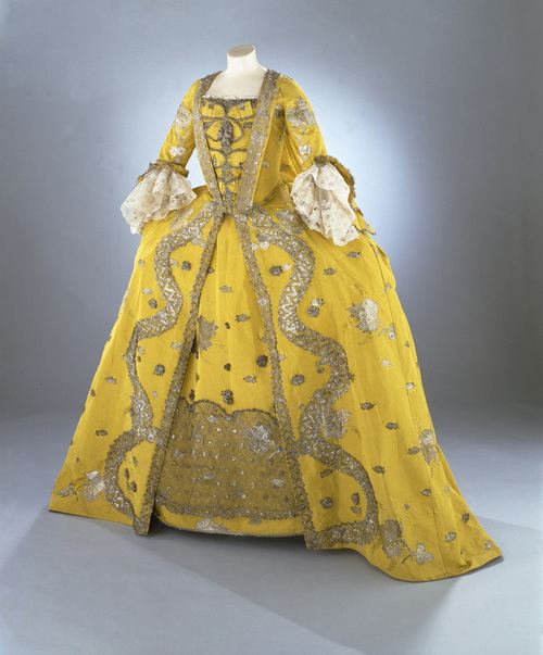 ชุด สไตล์โรโคโค (Rococo)