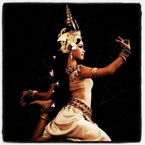 อัปสร หรือ นางอัปสรา...