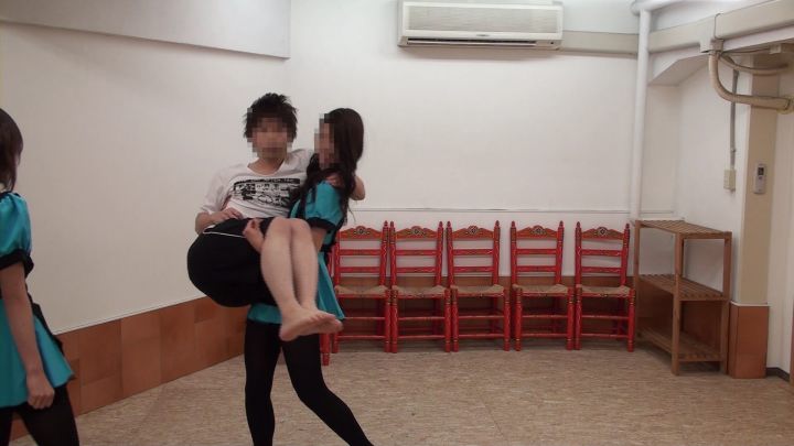 โดนผู้หญิงรุม