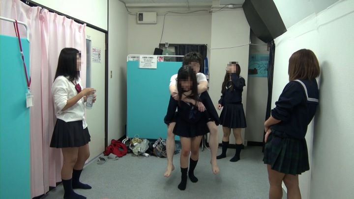 โดนผู้หญิงรุม