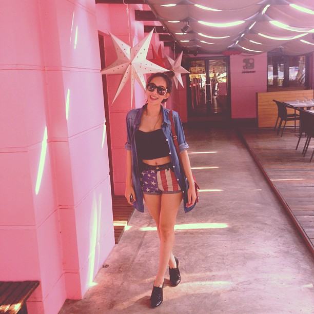มิ้นท์ ณัฐวรา กับ เนย โชติกา  ใครสวยกว่ากัน