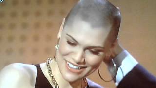 ช็อก!! วงการ !! " jessie j " โกนหัวโล้น