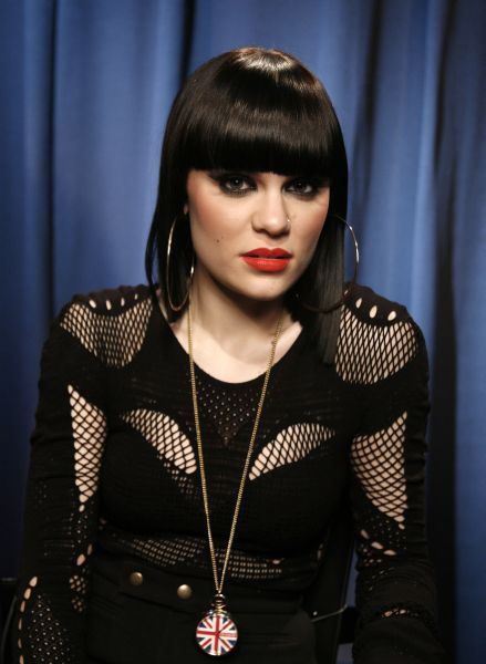 ช็อก!! วงการ !! " jessie j " โกนหัวโล้น