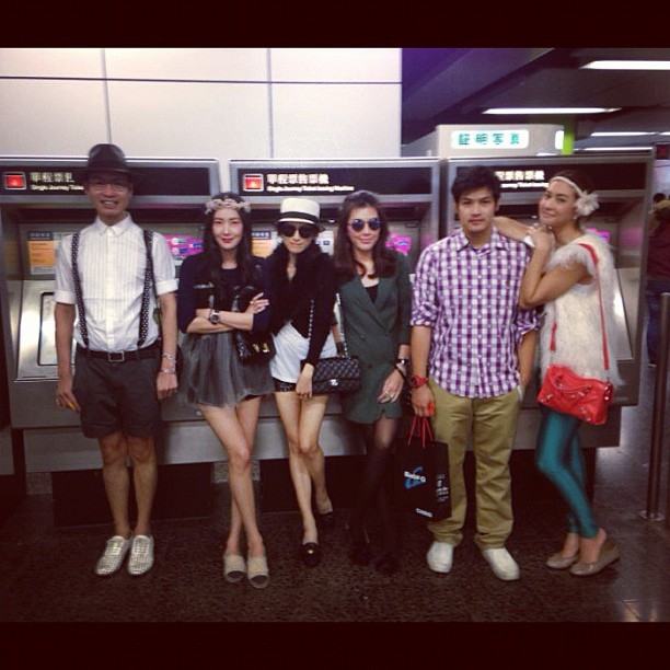เอมี่-นุ่น และเดอะแก๊งค์ แฮปปี้ ลั้ลลา ท่องราตรีเบา ๆ ที่ฮ่องกง