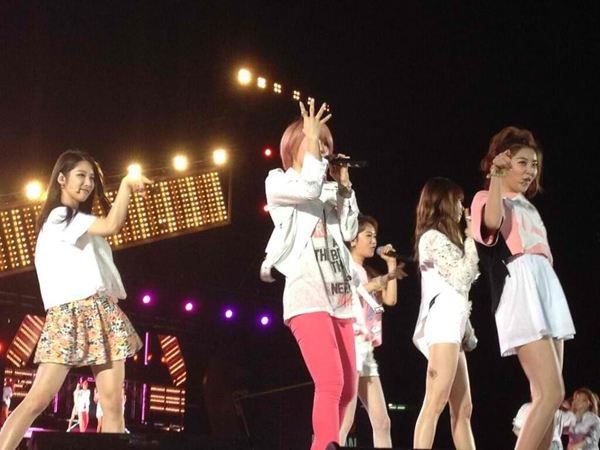 Korean Music Wave in Bangkok 2013 ไอดอลเกาหลี ยกทัพ จัดเต็ม!