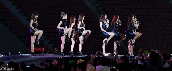 Korean Music Wave in Bangkok 2013 ไอดอลเกาหลี ยกทัพ จัดเต็ม!
