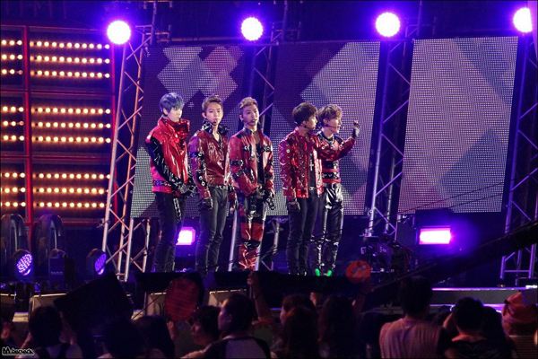 Korean Music Wave in Bangkok 2013 ไอดอลเกาหลี ยกทัพ จัดเต็ม!