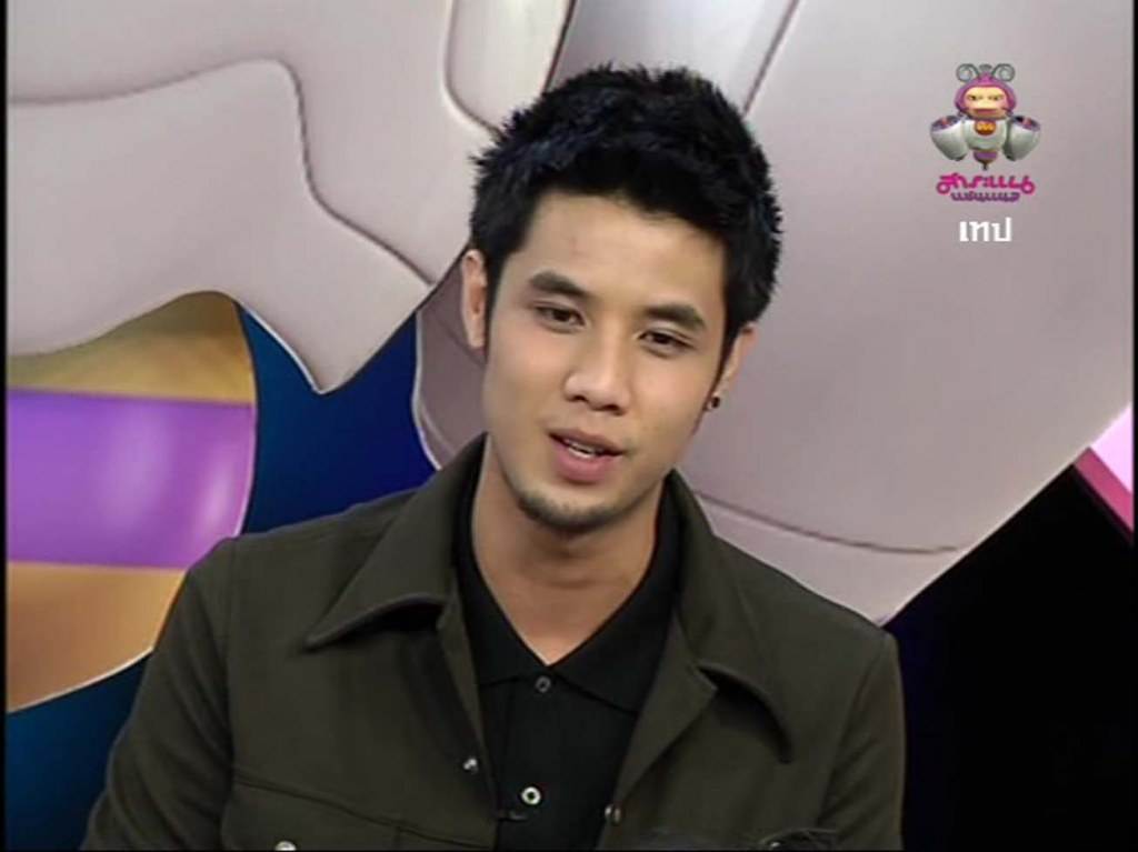 วงนี้ เห็นมีหน้าใส่แวบๆอยูคนหนึ่ง