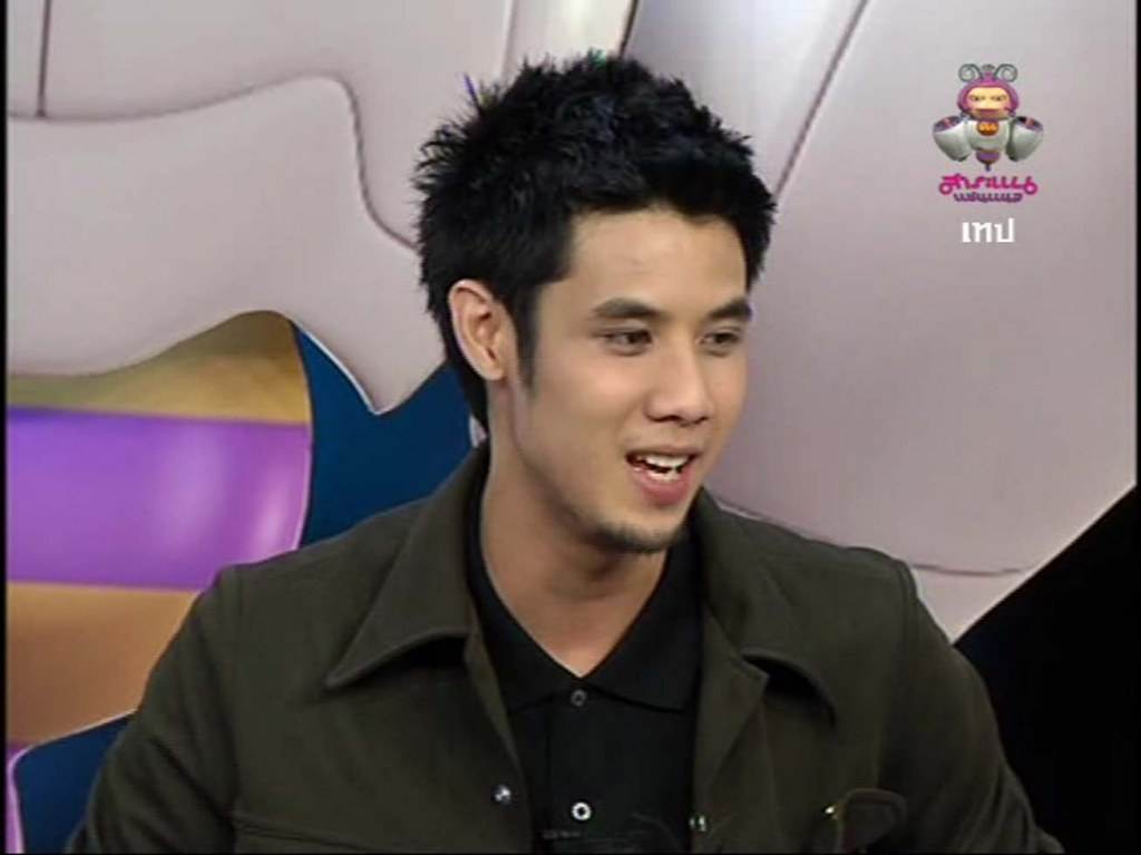 วงนี้ เห็นมีหน้าใส่แวบๆอยูคนหนึ่ง