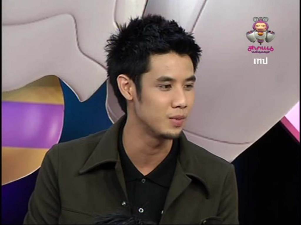 วงนี้ เห็นมีหน้าใส่แวบๆอยูคนหนึ่ง