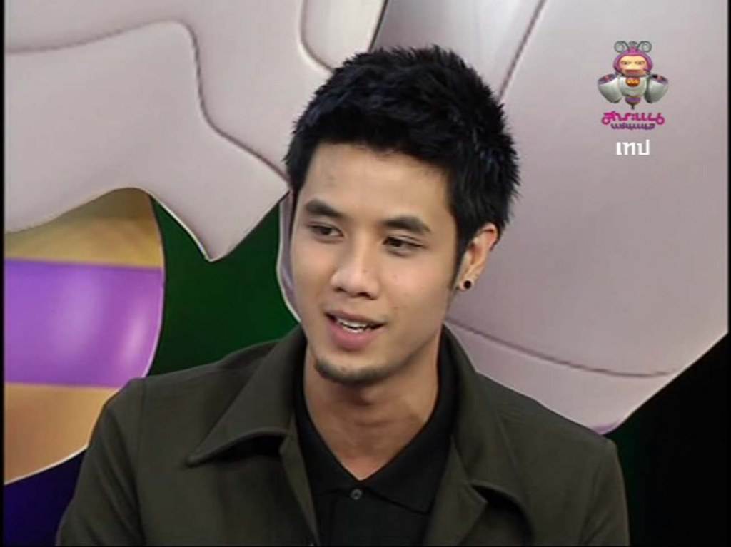วงนี้ เห็นมีหน้าใส่แวบๆอยูคนหนึ่ง