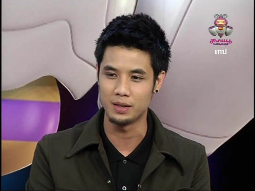 วงนี้ เห็นมีหน้าใส่แวบๆอยูคนหนึ่ง