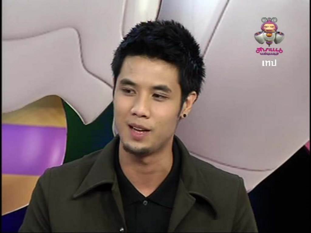 วงนี้ เห็นมีหน้าใส่แวบๆอยูคนหนึ่ง