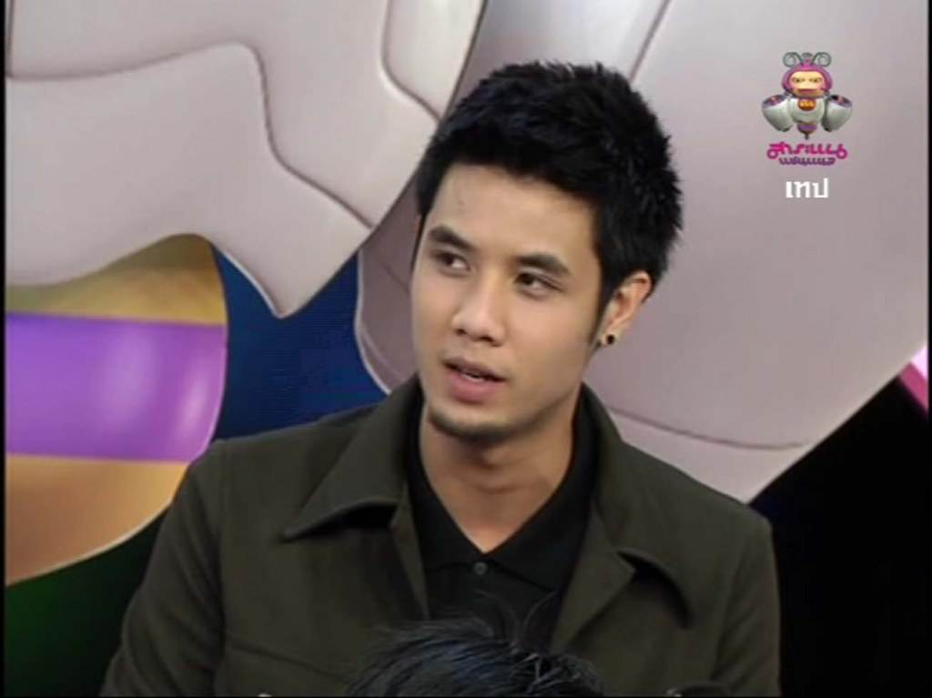 วงนี้ เห็นมีหน้าใส่แวบๆอยูคนหนึ่ง