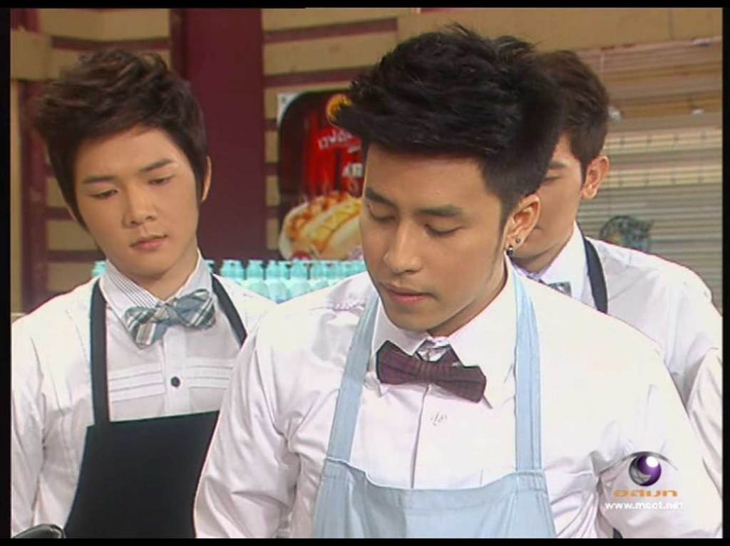 ดูตลกแล้วได้เห็นหล่อๆหนุ่มๆแบบนี้คุ้มสุดๆ( บาส เนส แอมป์  ) บ้านนี้มีรัก