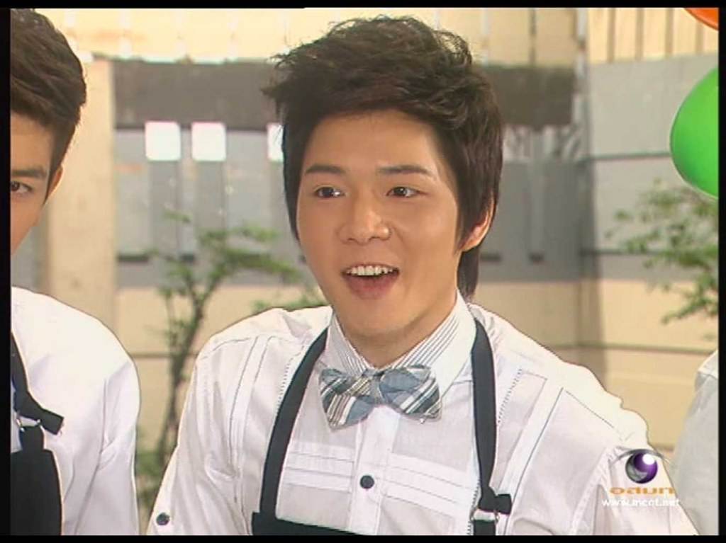 ดูตลกแล้วได้เห็นหล่อๆหนุ่มๆแบบนี้คุ้มสุดๆ( บาส เนส แอมป์  ) บ้านนี้มีรัก
