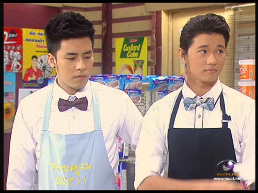 ดูตลกแล้วได้เห็นหล่อๆหนุ่มๆแบบนี้คุ้มสุดๆ( บาส เนส แอมป์  ) บ้านนี้มีรัก