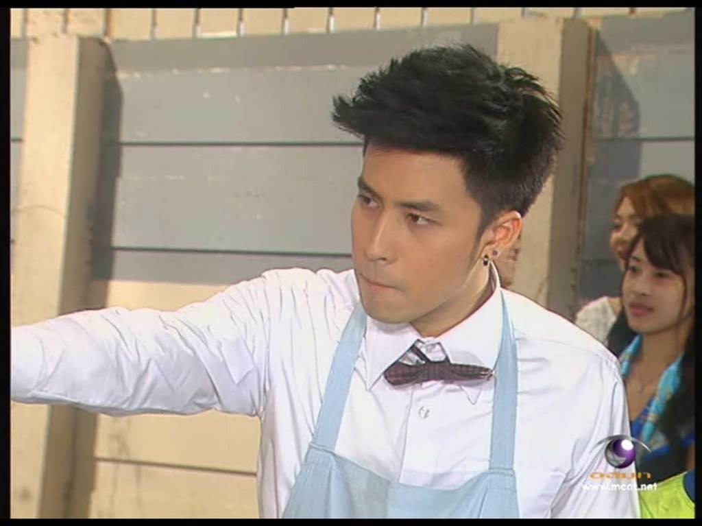 ดูตลกแล้วได้เห็นหล่อๆหนุ่มๆแบบนี้คุ้มสุดๆ( บาส เนส แอมป์  ) บ้านนี้มีรัก