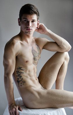 ฝันถึงหนุ่มหล่อ