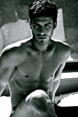 ฝันถึงหนุ่มหล่อ
