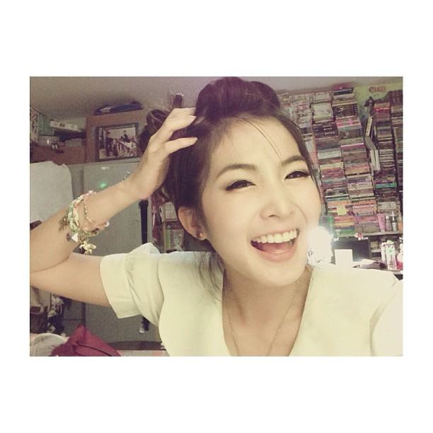 น้องมายด์ โรงเรียนชลกันยานุกูล น่ารักเว่อร์