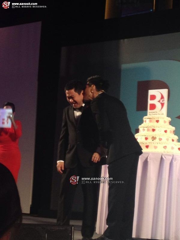วู้ดดี้ แหกตา! แต่งฟ้าแล่บ. ที่แท้เปิดบริษัท!!!