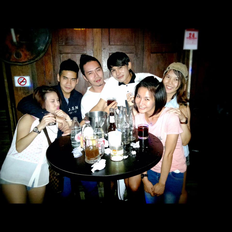 หนุ่มนิกหล่อกระชากใจสาวๆ