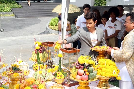 ละครใหม่ ข้าวนอกนา ช่อง 8