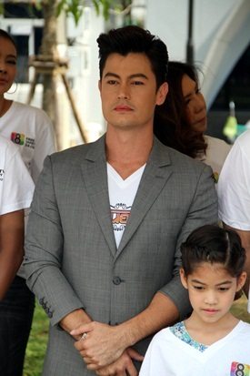 ละครใหม่ ข้าวนอกนา ช่อง 8