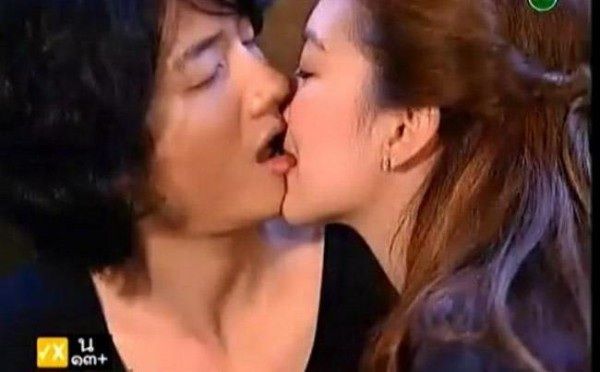 ช็อตเด็ด!!! รวมมิตรฉากเลิฟซีนร้อนฉ่า !!!
