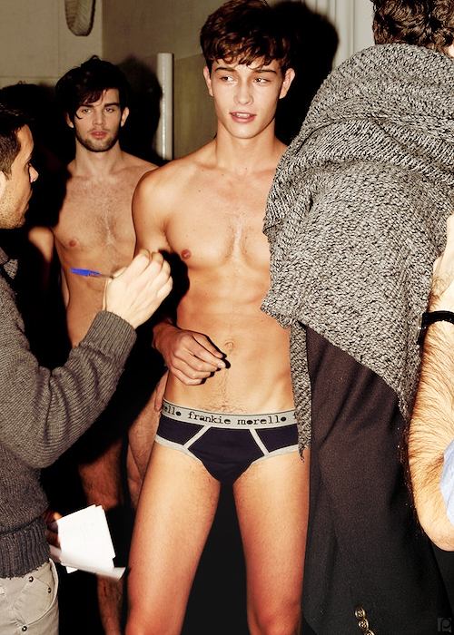 หนุ่มๆ francisco lachowskiแซ่บๆ