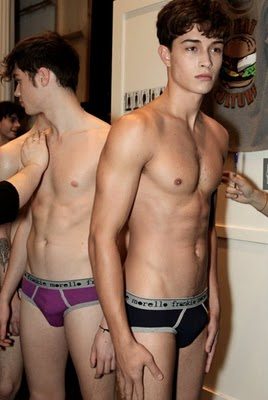หนุ่มๆ francisco lachowskiแซ่บๆ