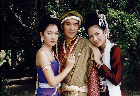 อั้ม นุ่น ยิ่งแก่ยิ่งสวย