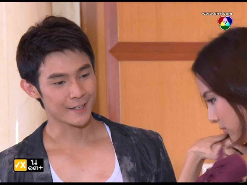 ทำไม่ดูเด็กลง หรืว่าจะบ่แม่นคนเดียวกัน