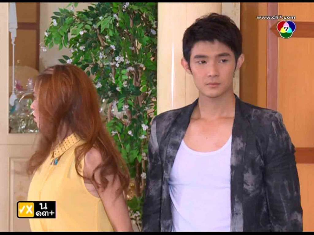ทำไม่ดูเด็กลง หรืว่าจะบ่แม่นคนเดียวกัน