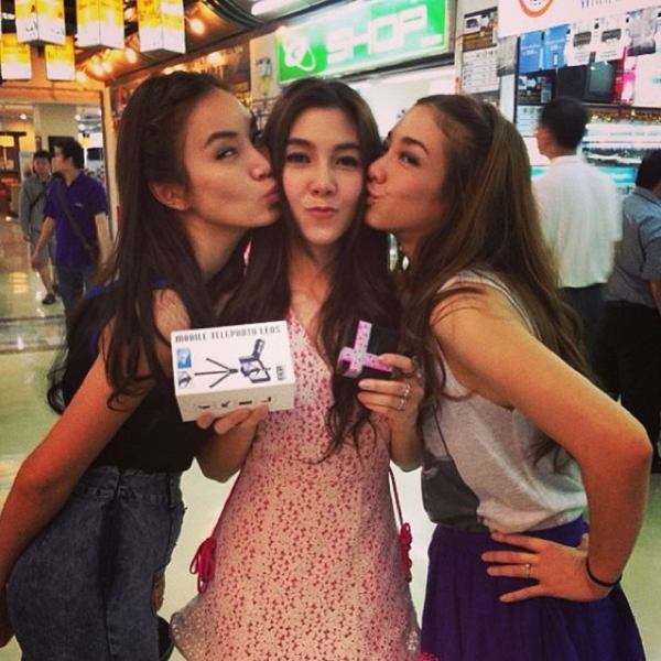วุ้นเส้น จัดปาร์ตี้วันเกิดกับเพื่อนสาว เฮฮาพร้อมกัน 3 คู่