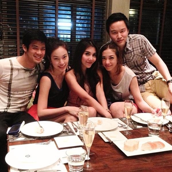 วุ้นเส้น จัดปาร์ตี้วันเกิดกับเพื่อนสาว เฮฮาพร้อมกัน 3 คู่