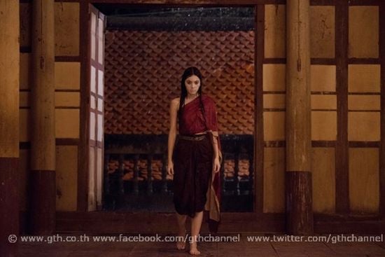 ใหม่ ทุ่มสุดตัว ฉากห้อยหัวเล่นเองไม่ใช้สแตนอิน ใน พี่มาก..พระโขนง