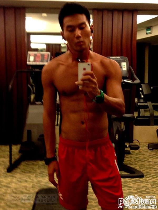 ตี๋หล่อเข้มหุ่นดี