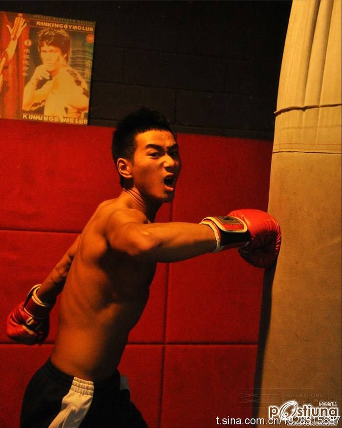 ตี๋หล่อเข้มหุ่นดี