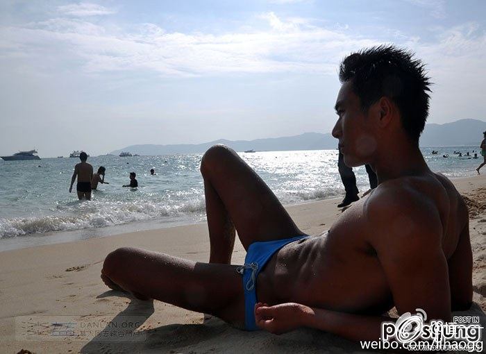 ตี๋หล่อเข้มหุ่นดี