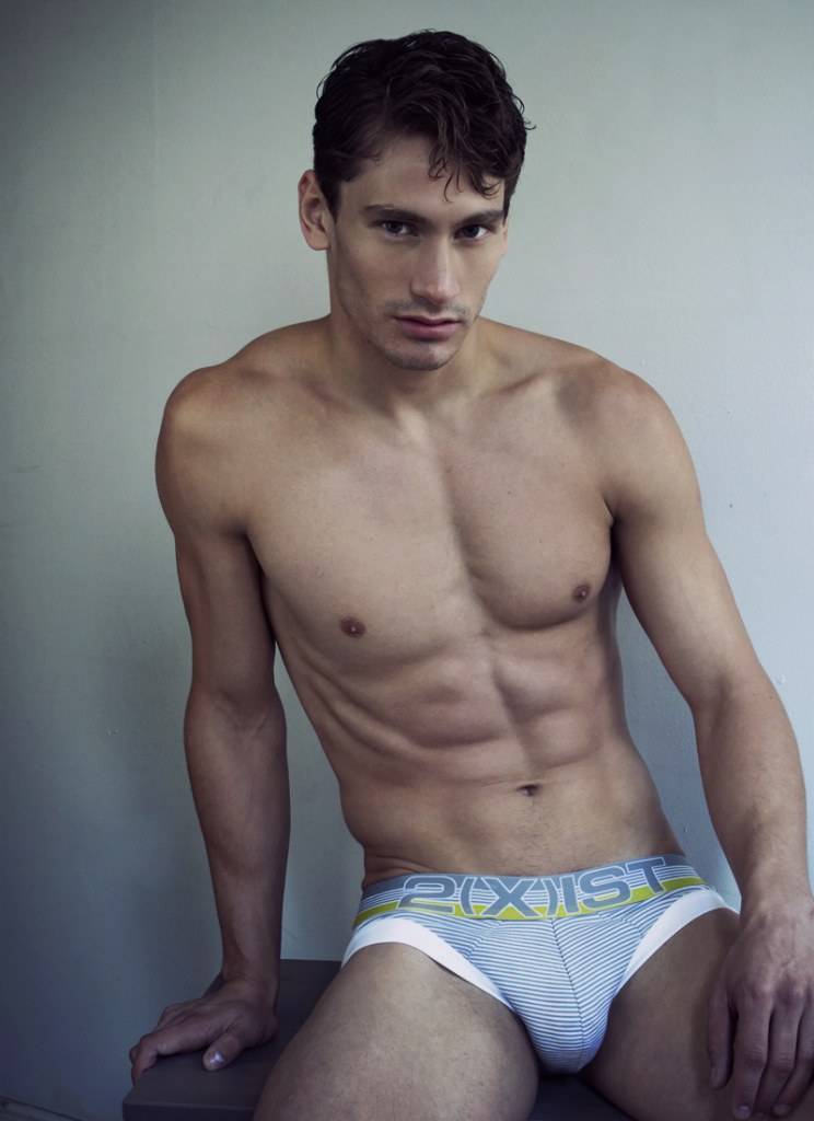 ฝรั่งหนุ่มหล่อหุ่นดี