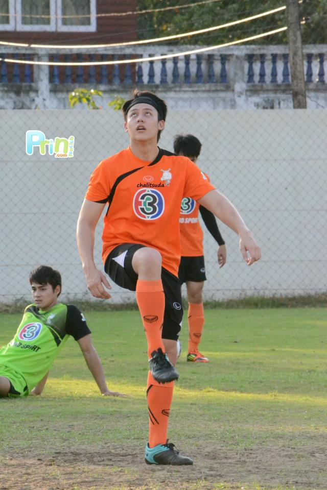 หมาก-ปริญ วอร์มอัพ-ซ้อมบอล 1-4-56