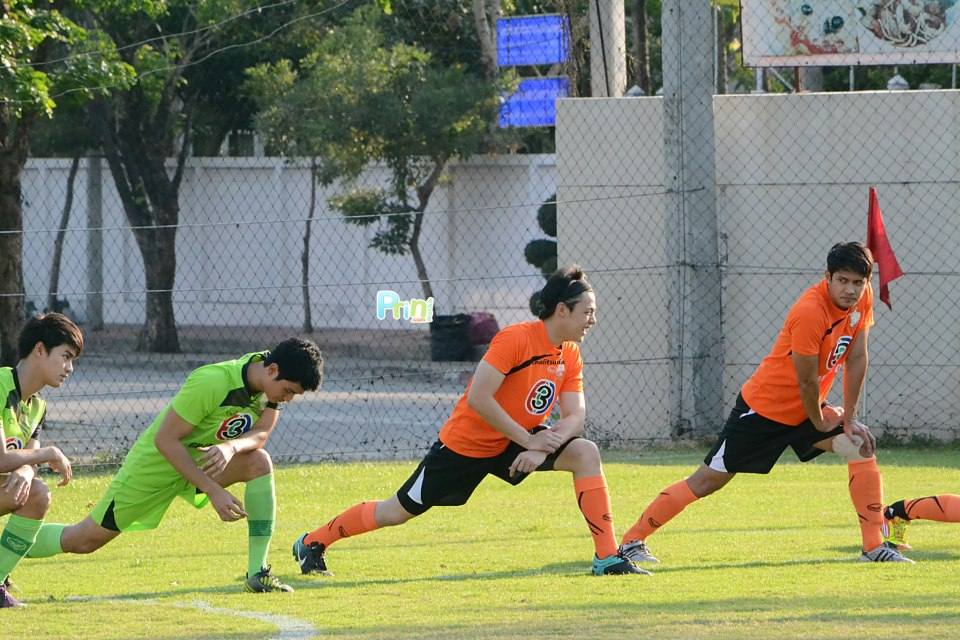 หมาก-ปริญ วอร์มอัพ-ซ้อมบอล 1-4-56