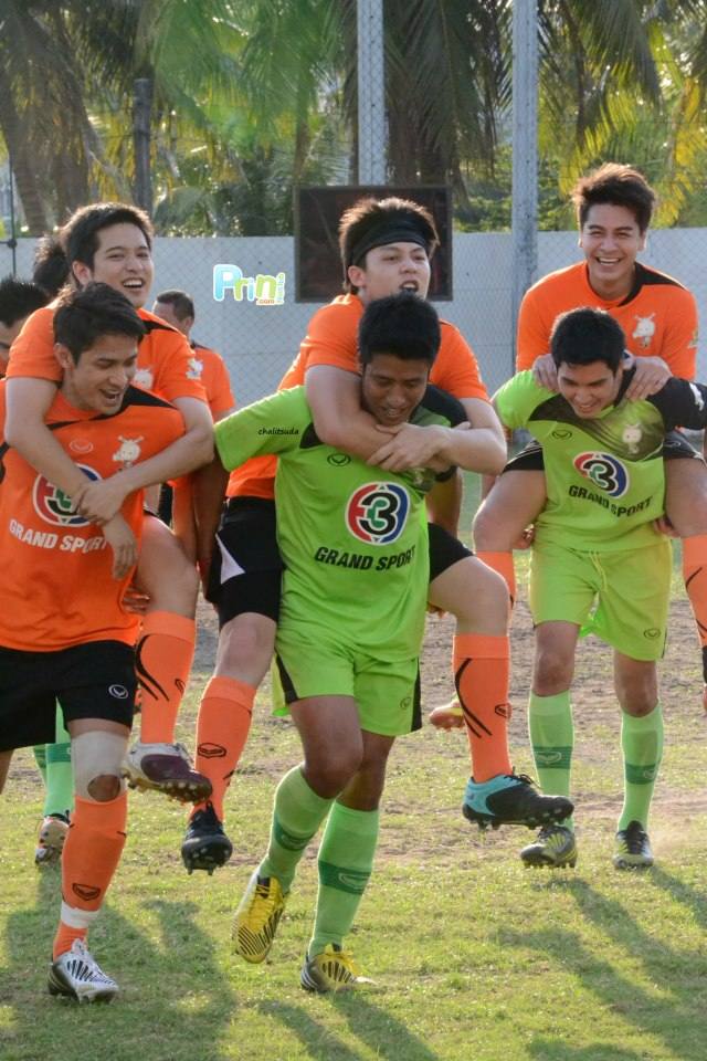 หมาก-ปริญ วอร์มอัพ-ซ้อมบอล 1-4-56